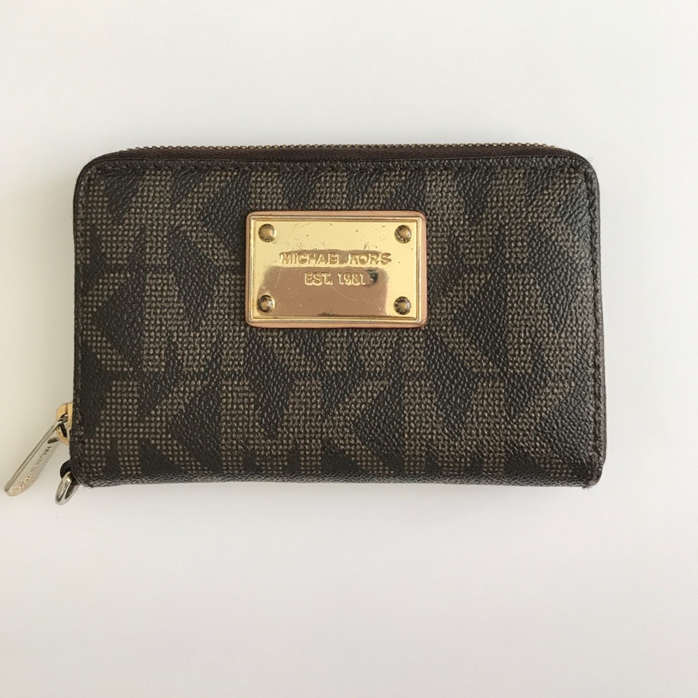✨ Michael Kors Wallet ✨