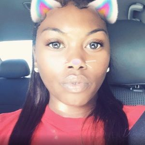 Meet your Posher, Simone