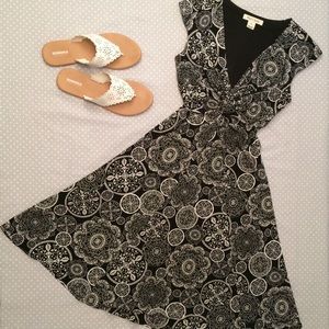 🔥 Tiny waist versatile v-neck flattering dress