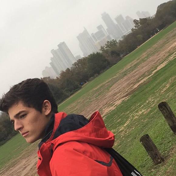 Meet your Posher, Sean - Picture 1 of 1