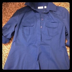 3/4 sleeve form fitted Roy's blue shirt