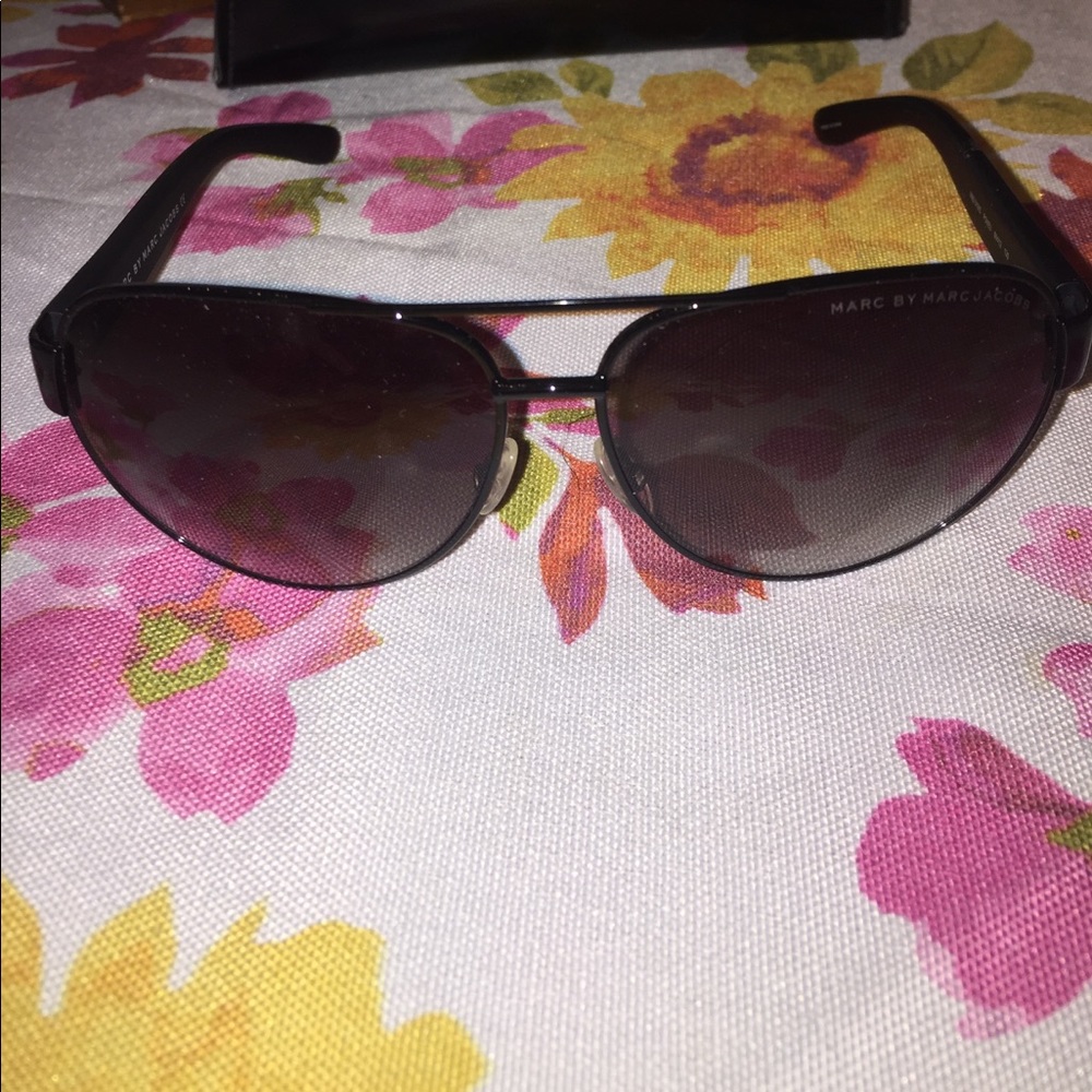 Never worn Marc Jacobs sunglasses 😎