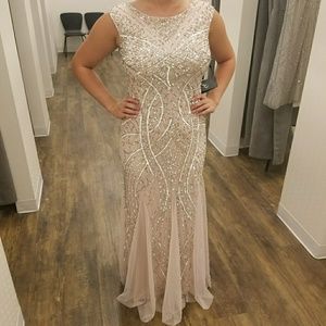 Adrianna Papell Formal Gown