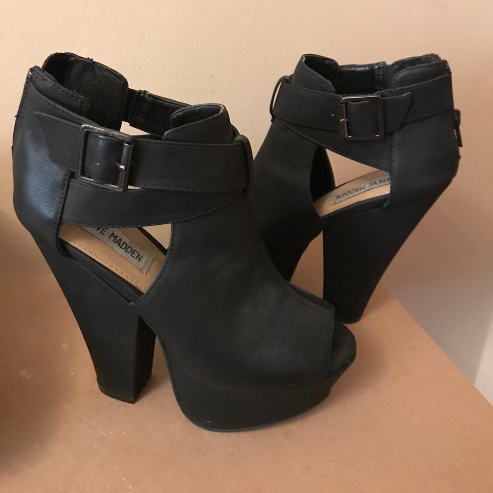 Steve Madden peep toe wedges