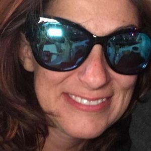 Meet your Posher, Dee