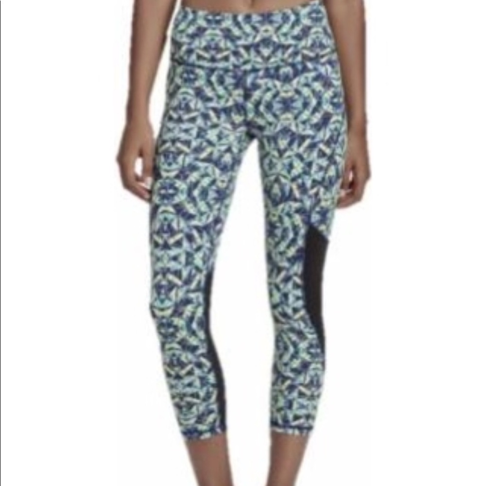 *NEVER WORN* Victoria's Secret Knockout Capri