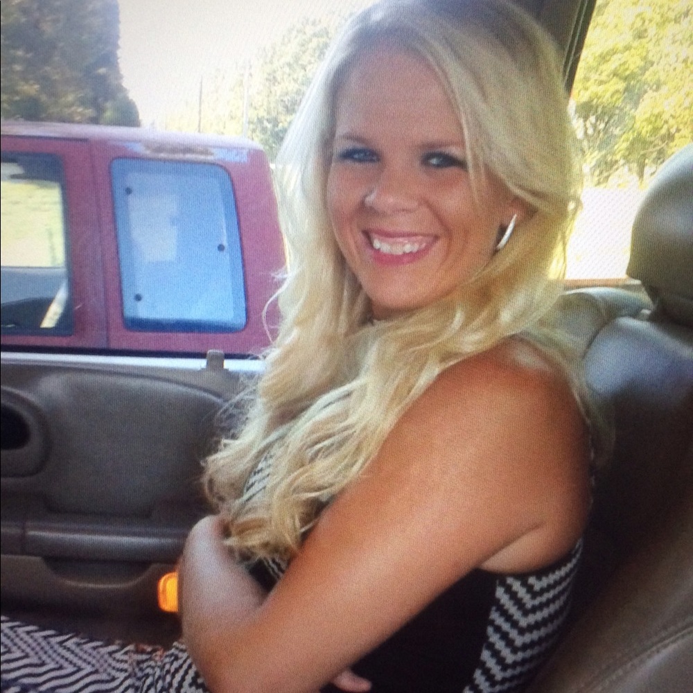 Meet your Posher, Laura