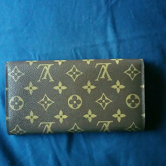 Louis Vuitton Monogram Wallet - Picture 2 of 8