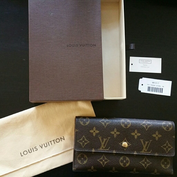 Louis Vuitton Monogram Wallet - Picture 8 of 8