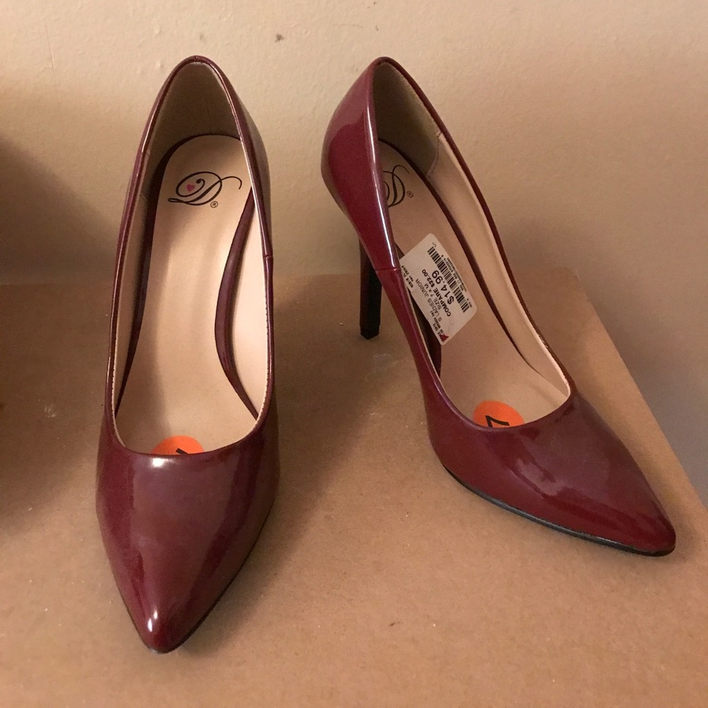 Red pumps