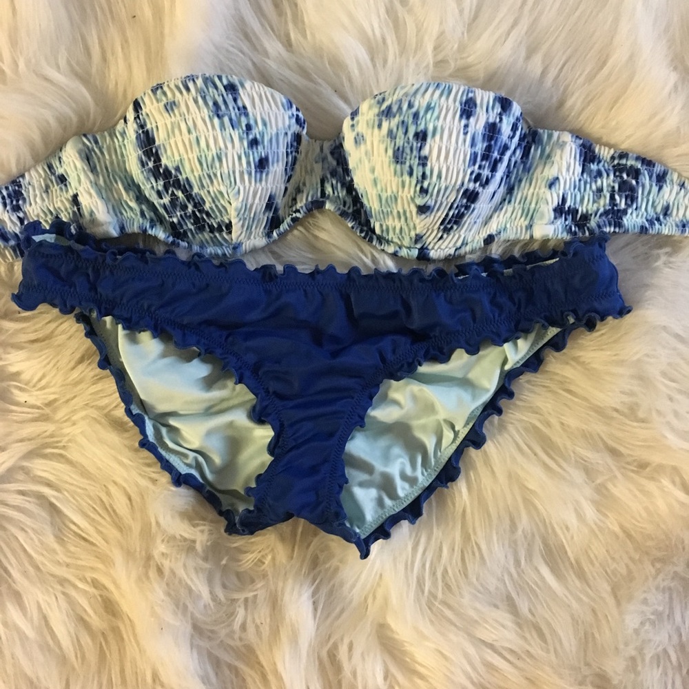 Victoria bathing suit size small