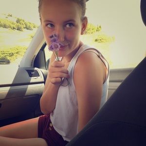 Meet your Posher, Éva