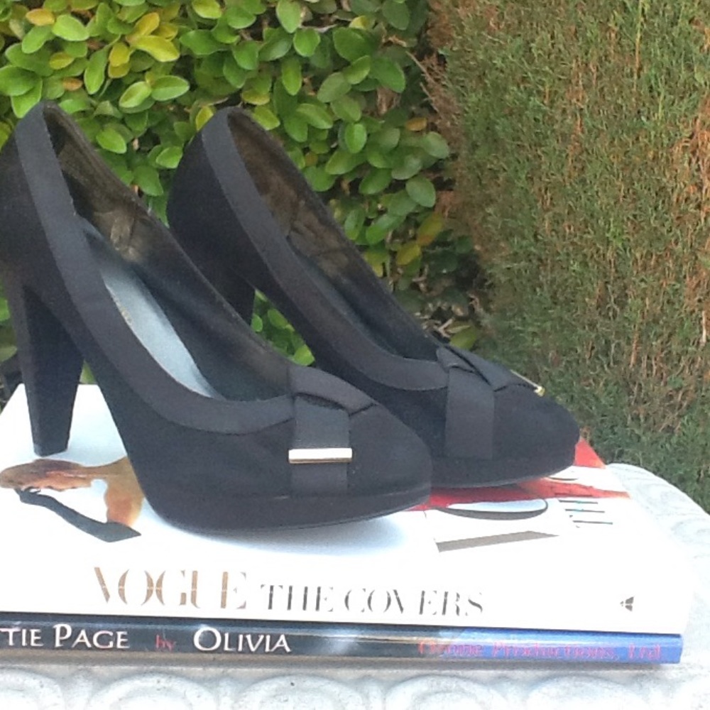 Christian Siriano Black Suede Heels