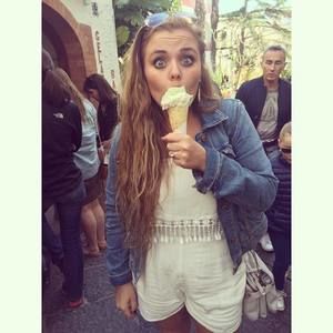 Meet your Posher, Lyss