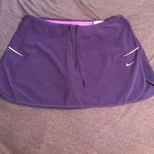 Nike dri-fit athletic/workout/tennis skirt. Size M