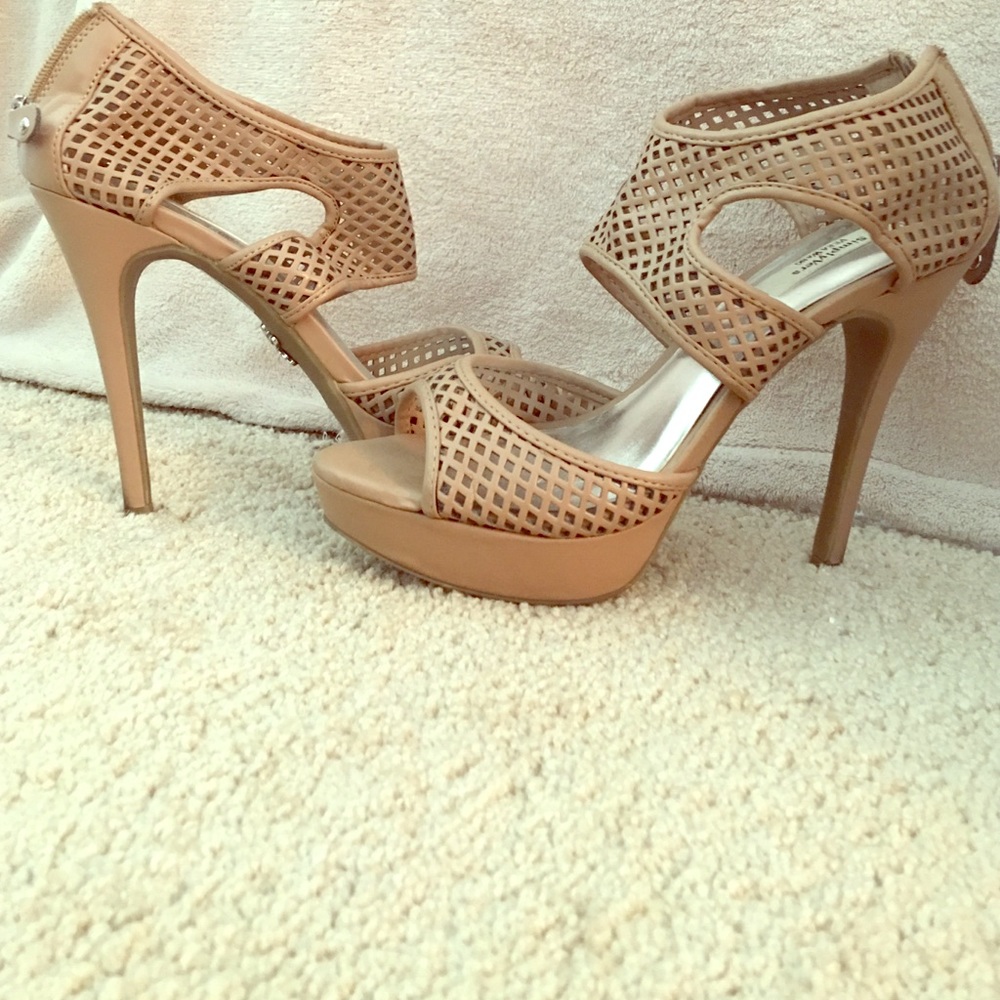 Simply Vera Wang pumps