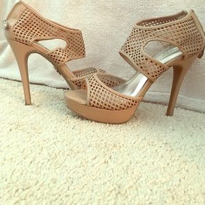 Simply Vera Wang pumps