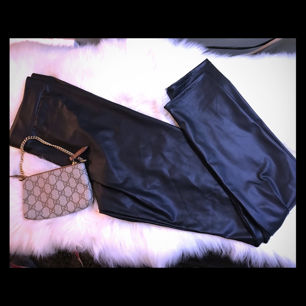 💥Faux leather leggings💥