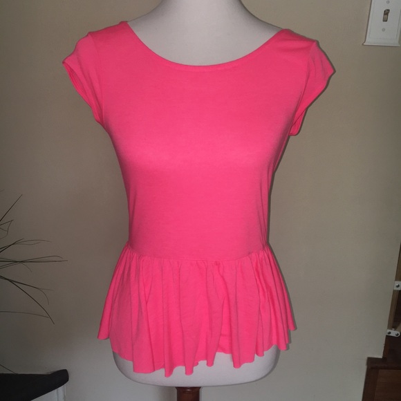 American Eagle Outfitters Tops - [American Eagle Outfitters] Hot Pink Peplum Top
