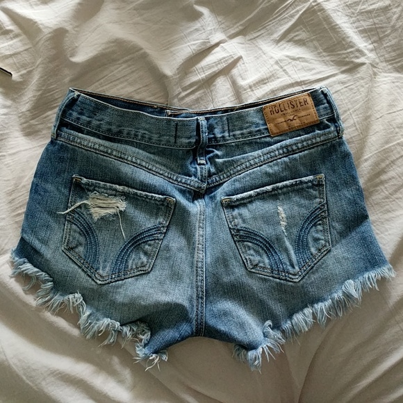Hollister denim high waisted shorts - Picture 2 of 3