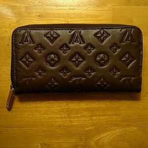 Louis Vuitton Zippy Wallet
