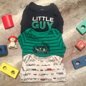 Carter's Boys 6m long sleeve onesies- SET OF 3 😎