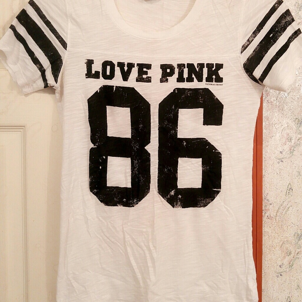 SOLD ON MER Victoria's Secret PINK T-Shirt👚💕✨