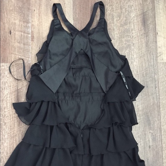 BEBE Ruffle X backless Top - Picture 2 of 3