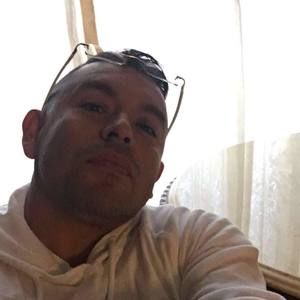 Meet your Posher, Gerardo