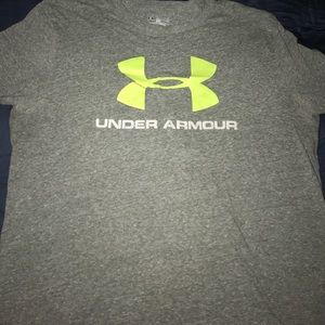 Under Armour tshirt