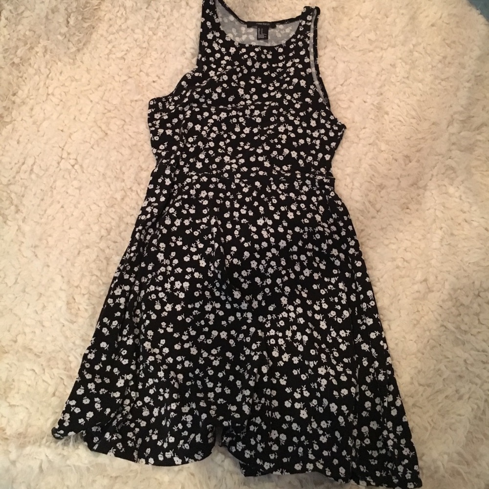 Forever 21 Black and White Floral Skater Dress