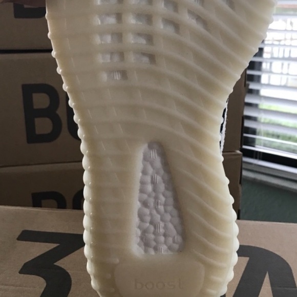 Yeezy boost v2 - Picture 2 of 7