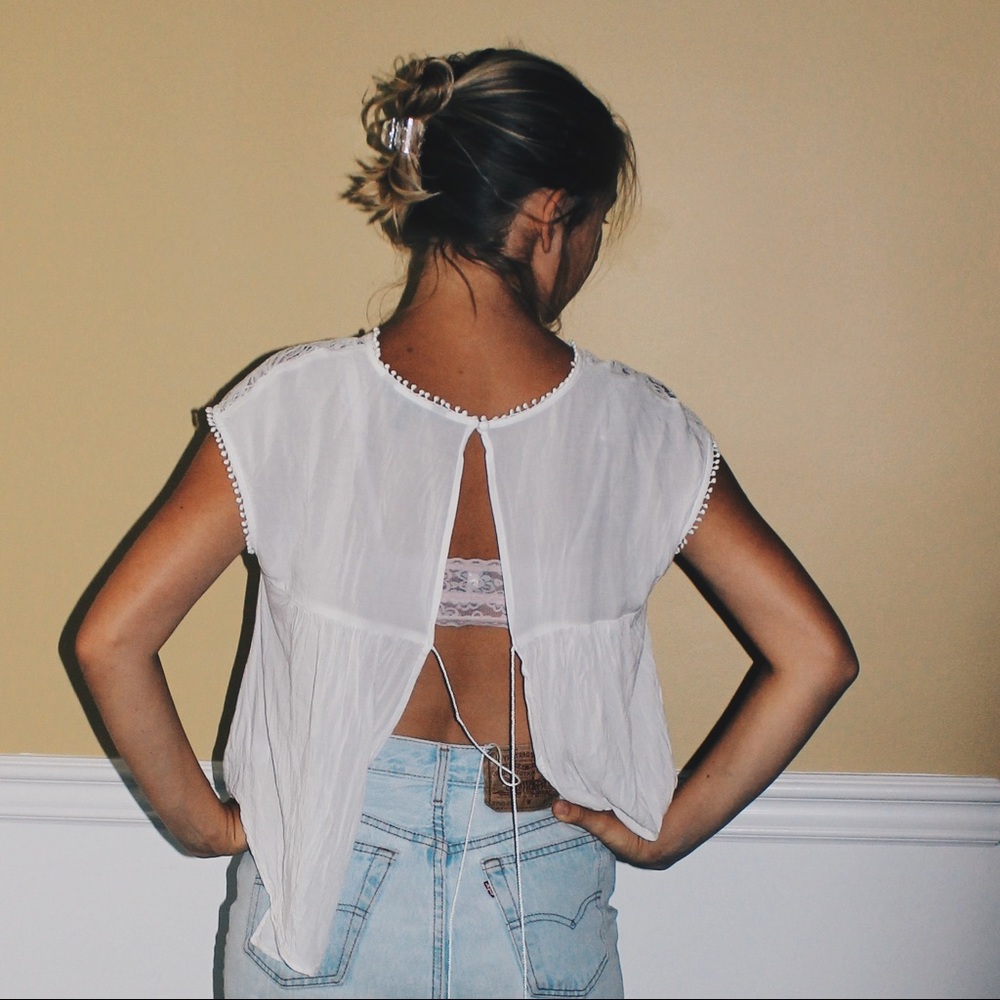 Amazing open back crispy blouse !