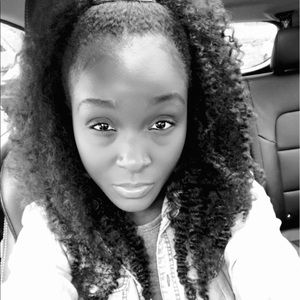 Meet your Posher, Kayla