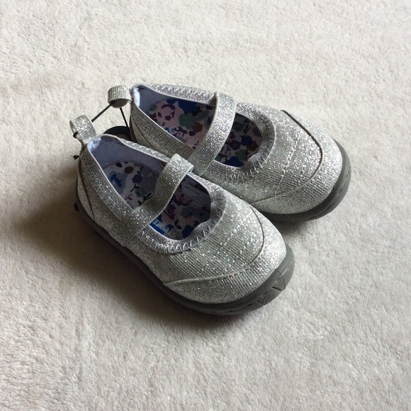 Garanimals Other - Sparkly silver shoes