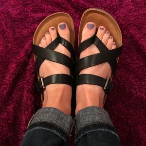Söfft brand black strap sandals (Birkenstock-like)