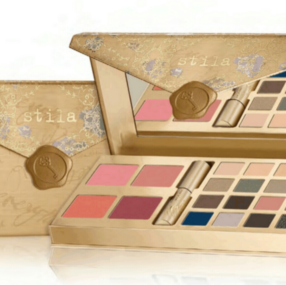 Stila A Whole Lot of Love Gift Set
