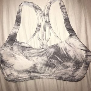 Never worn lululemon sports bra