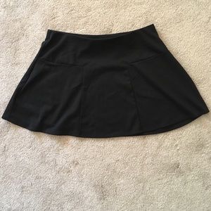 Black Gap Fall Fit Flare skirt • sz L • 15in long