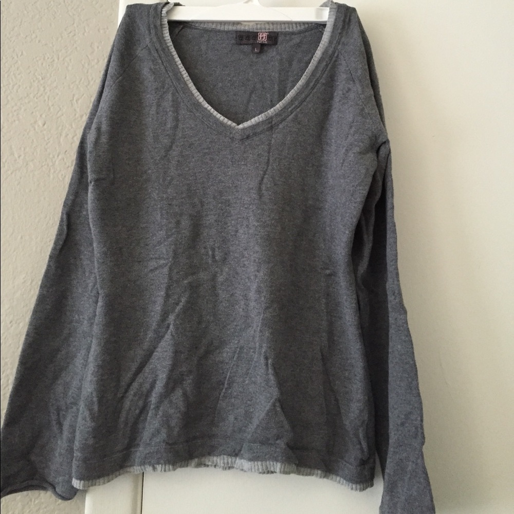 Gray slight v sweater