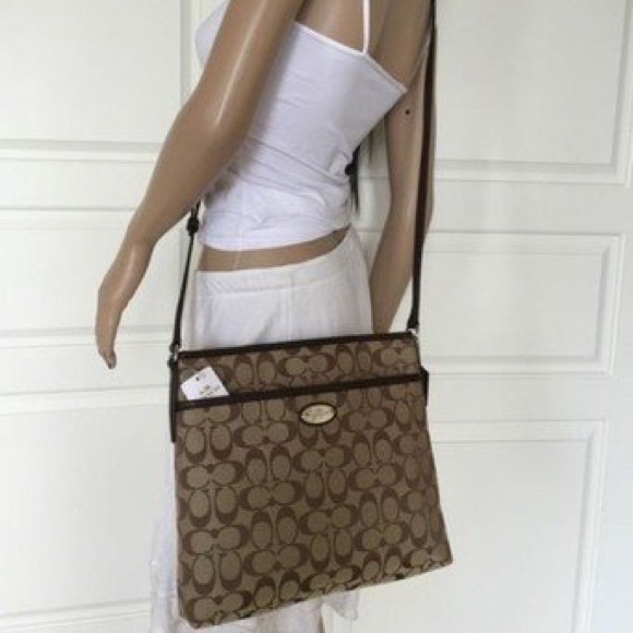 NWT COACH KHAKI BROWN SIGNATURE LEATHER CROSSBODY - Picture 2 of 5