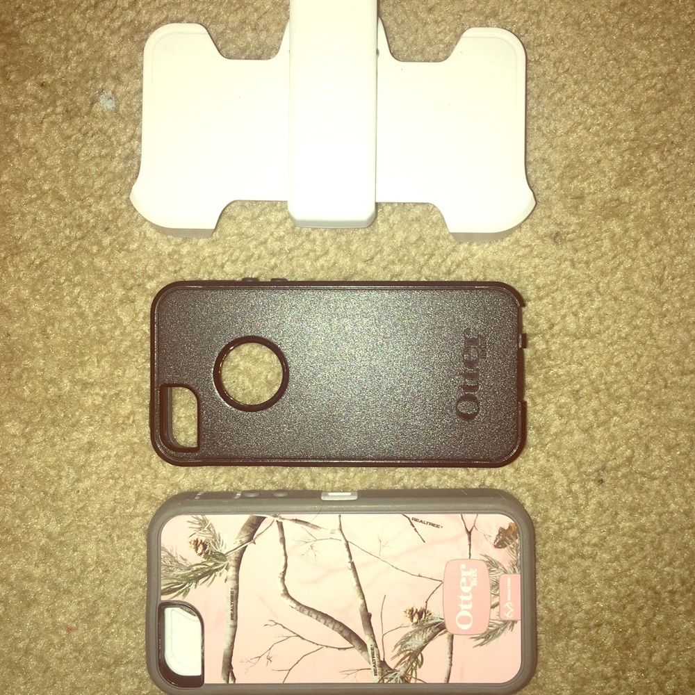 Two otter box cases for iphone 5/5c/5s