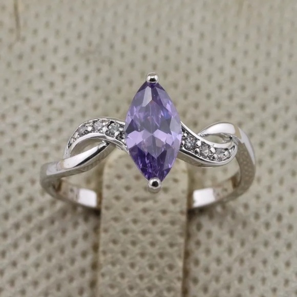 Classy Purple Amethyst Gemstone & Gold Filled Ring - Picture 3 of 5