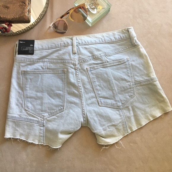 New w/tags Gap shorts - Picture 3 of 7