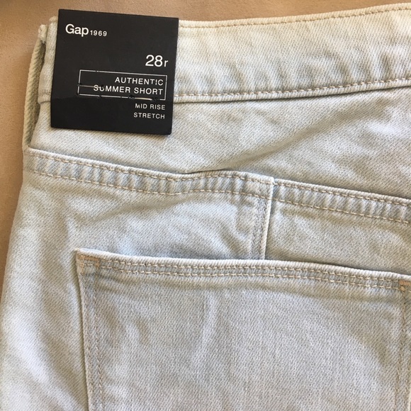New w/tags Gap shorts - Picture 4 of 7