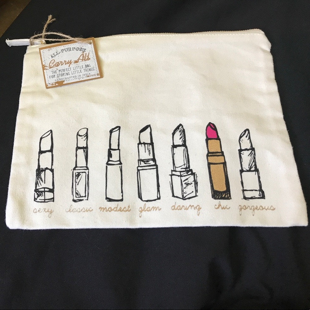 Cute lipstick 💄💄 carry case with zipper