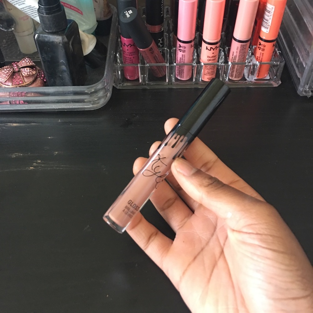 Kylie lip gloss