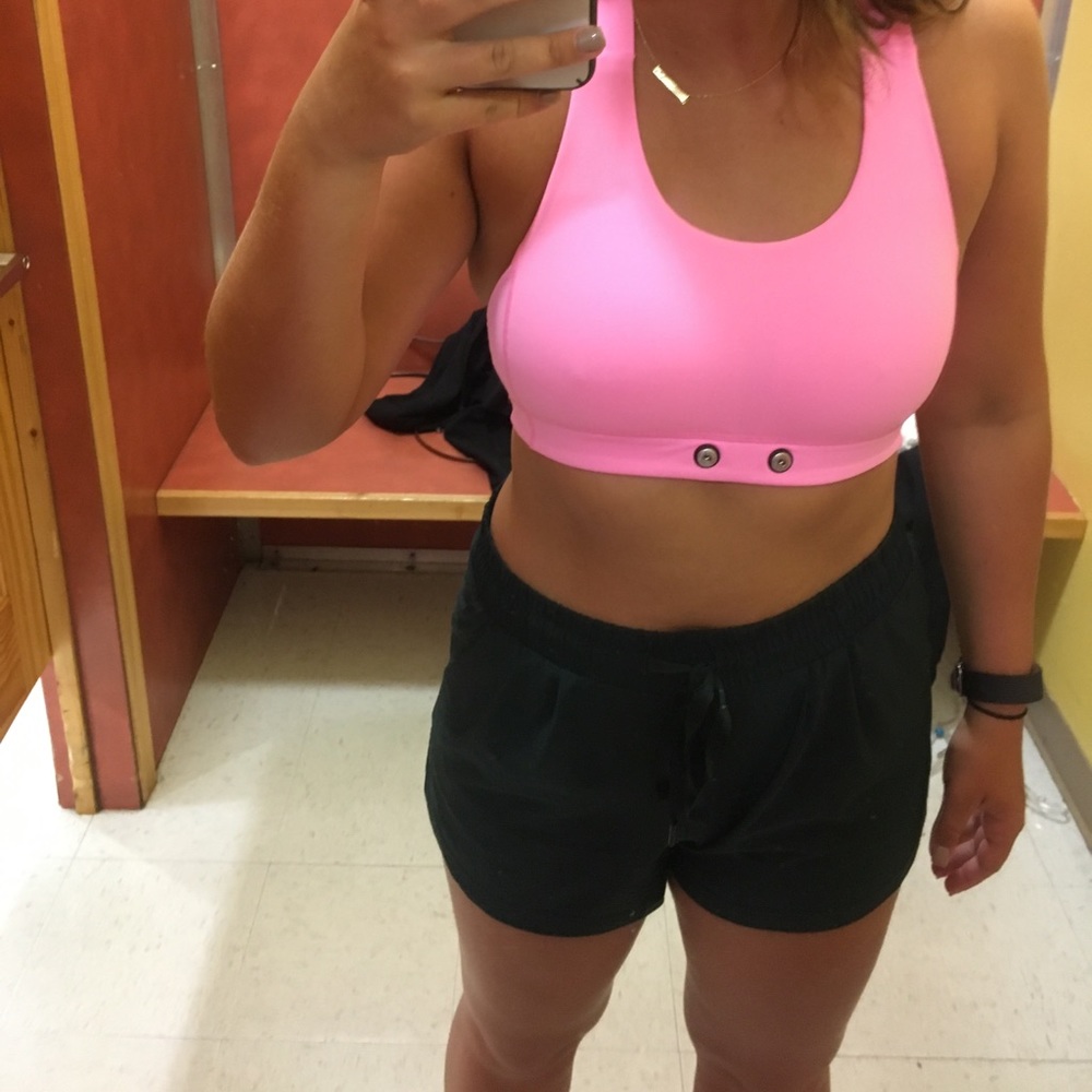 lululemon pink sports bra
