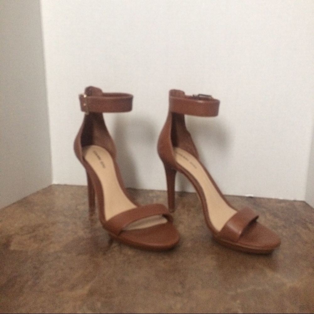 GIANNI BINI Strappy Sandals - ACCEPTING OFFERS