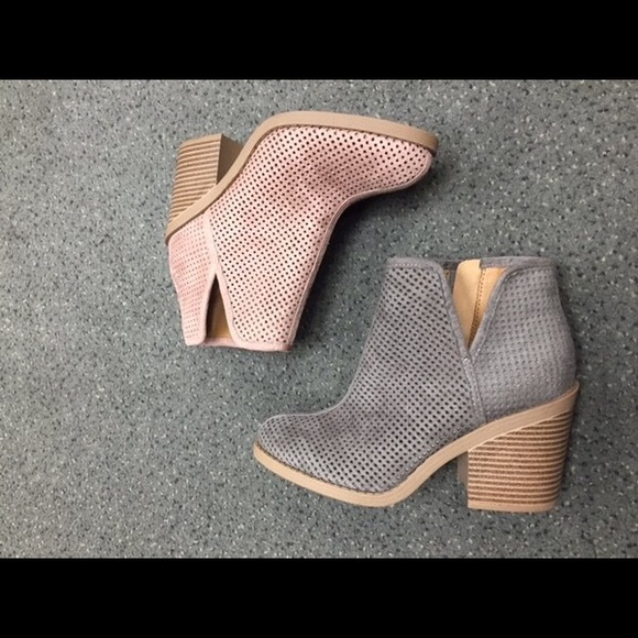 Adorable Gray Booties - Picture 4 of 4